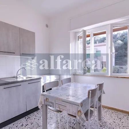 Apartment Laura F, 2 Camere, Aria Condizionata E A 200 M Dal Mare! By Alfareal